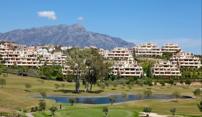 IMPRESIONANTE APARTAMENTO DE 3 DORMITORIOS  EN  CAPANES  DEL  GOLF ,BENAHAVIS  COSTA DEL SOL