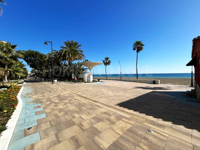 A 20 metros de la playa y paseo martítimo de Estepona