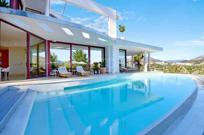 Villa de 7 chambres à Nueva Andalucía - 5 minutes de Puerto Banús!