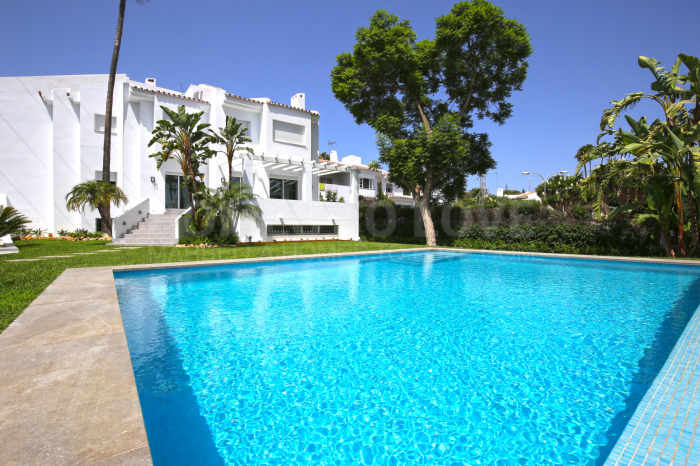 Maison de ville entièrement rénovée - Nueva Andalucía