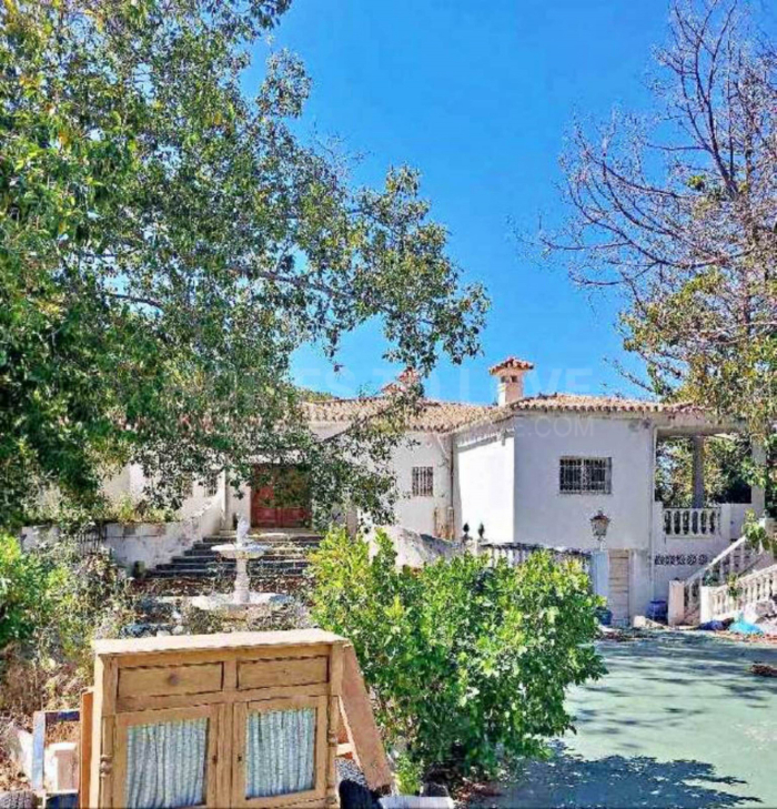 Gran parcela en Oro de Marbella Mile se ha fijado para la renovación.