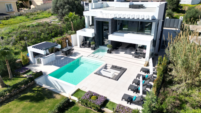 Villa en venta en Valle Romano, Estepona