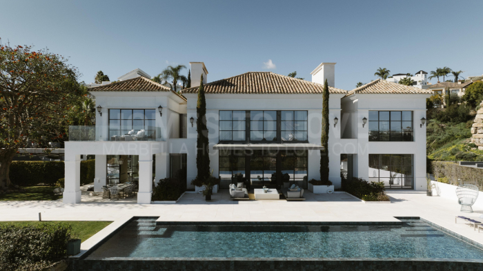 Exclusiva villa elegante de 6 habitaciones con vistas al mar incomparables en Los Flamingos