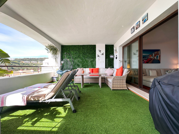 Espectacular y amplio apartamento en Casares Golf.