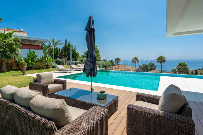 Villa de lujo con vistas panorámicas al mar en La Paloma, Manilva