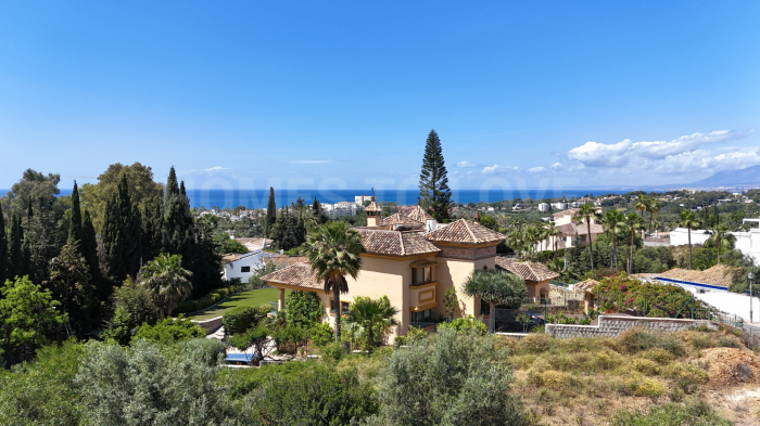 Prime Plot with Panoramic Views in El Rosario, Marbella East