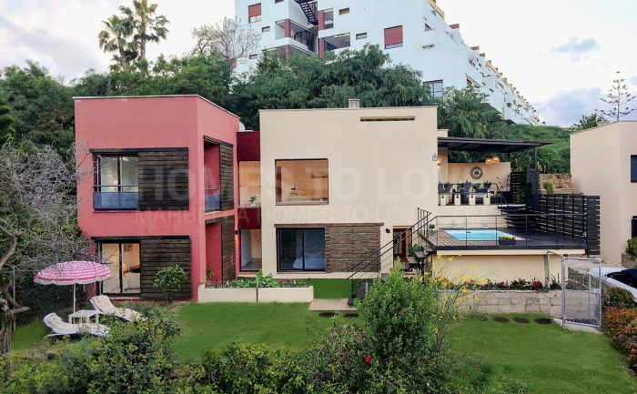 Amplia Villa de cuatro dormitorios con piscina privada y apartamento de invitados en Benahavís